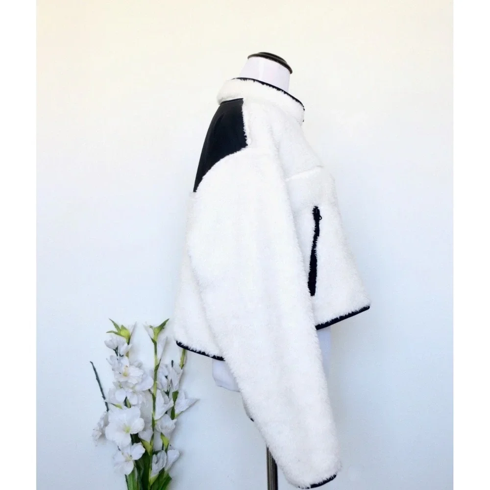 NEW! Nike Sportswear Quarter Zip Crop Sherpa Plush Fleece Shirt Ivory Black SZ M